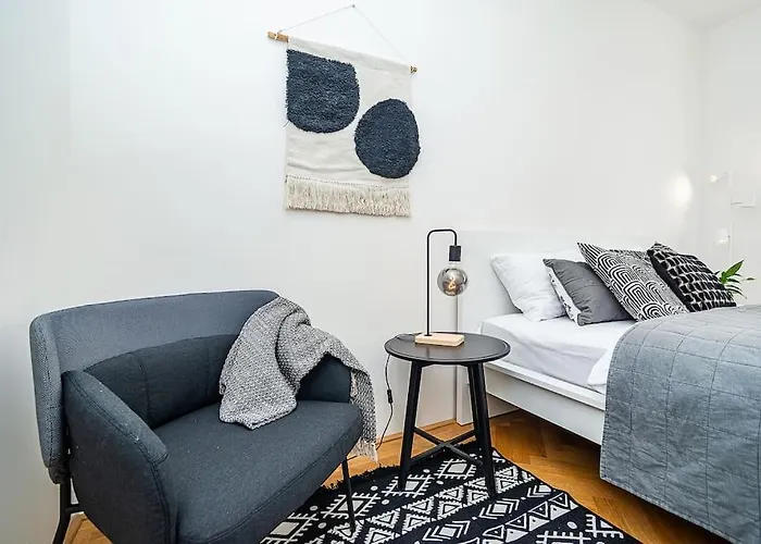 Bright And Spacious Appt 公寓