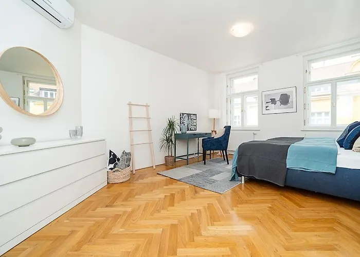 公寓 Bright And Spacious Appt
