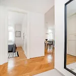 Apartment Bright And Spacious Appt Prag