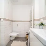 Apartment Bright And Spacious Appt *