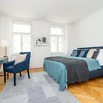 Bright And Spacious Appt * Prag