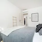 Bright And Spacious Appt Prag