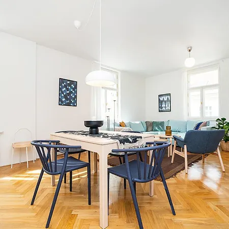 Bright And Spacious Appt