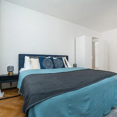 Lägenhet Bright And Spacious Appt