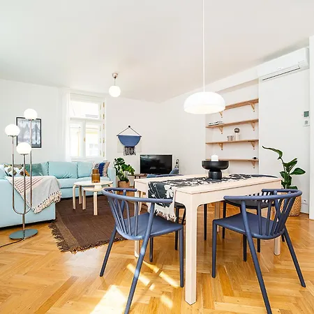 Bright And Spacious Appt Lägenhet