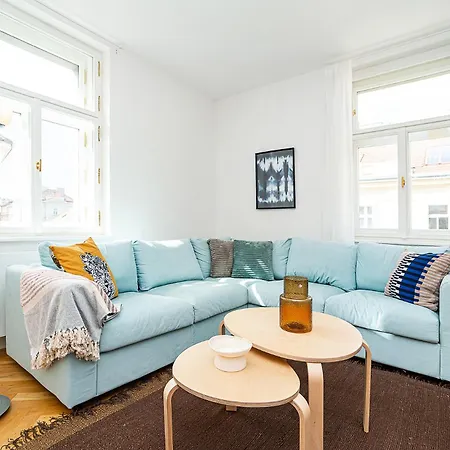 Bright And Spacious Appt * Prag