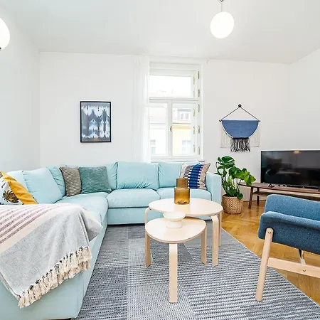 Bright And Spacious Appt *