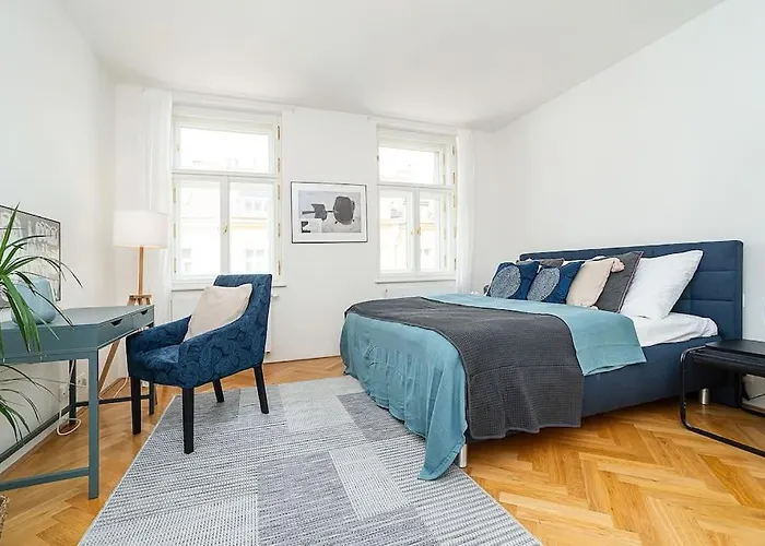 Bright And Spacious Appt * Prag