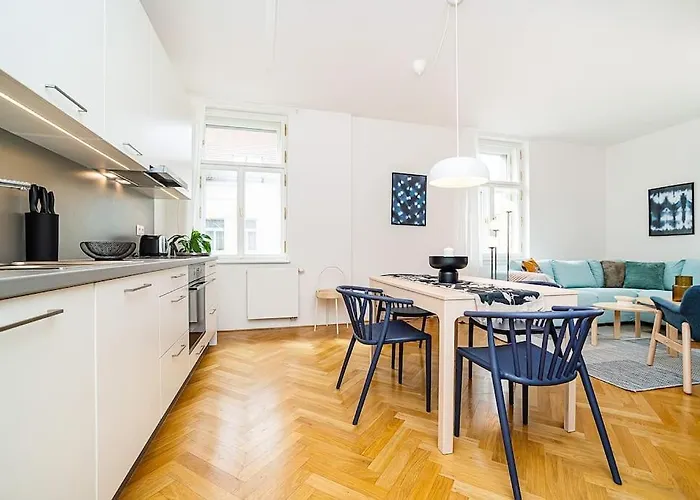 Bright And Spacious Appt