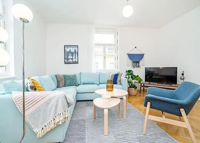 Bright And Spacious Appt Apartman