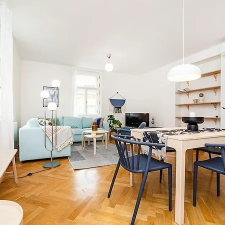 Apartament Bright And Spacious Appt