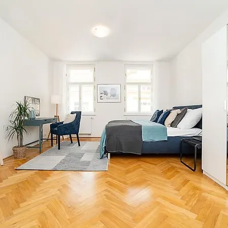 Bright And Spacious Appt Apartmán Praha
